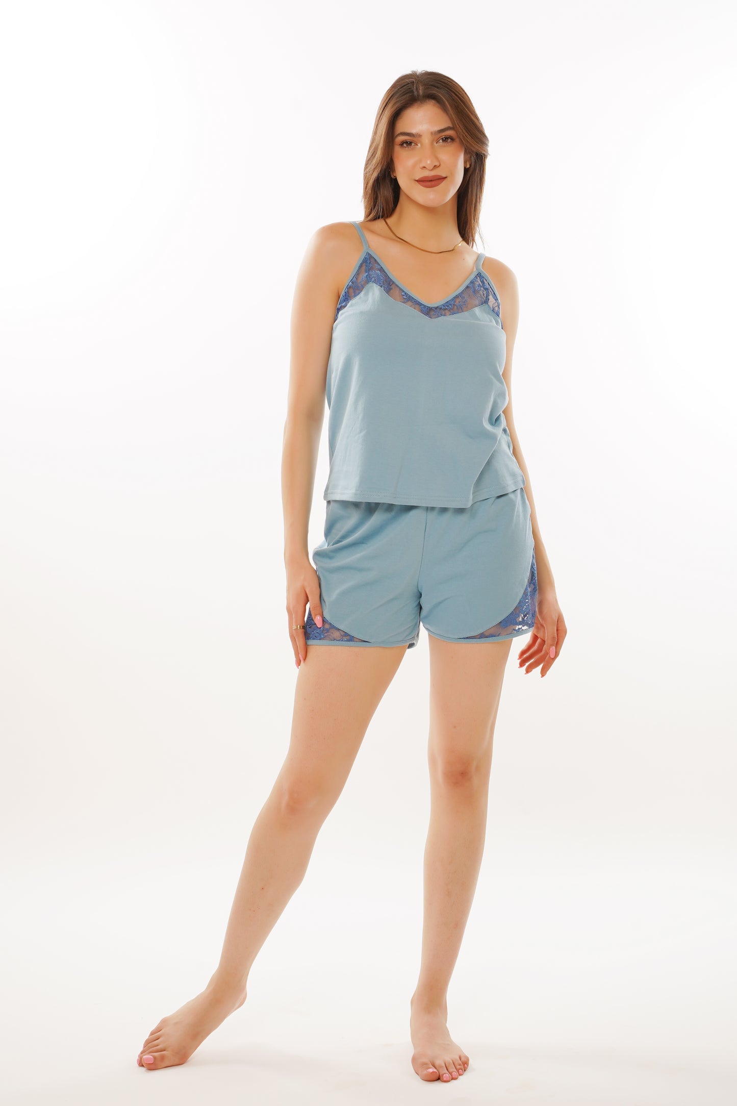 Ensemble bleu (short dentelle côté + tricot à bretelles)
